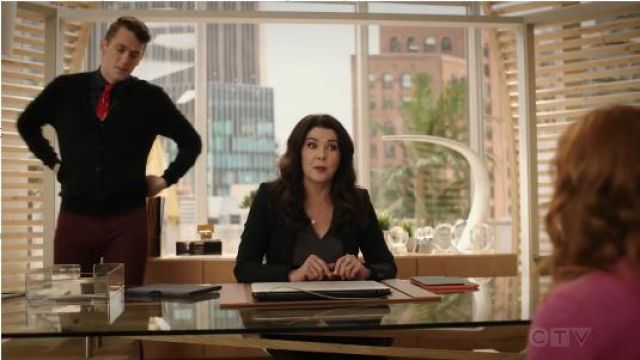 Black Blazer worn by Joan (Lauren Graham) in Zoey's Extraordinary Playlist Season 1 Episode 8