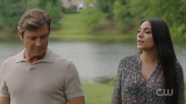 The polo beige worn by Blake Carrington (Grant Show) in Dynasty S02E03