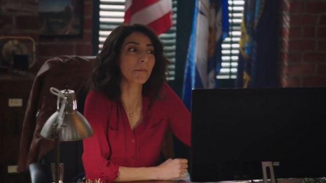 Convertible Manche Portofino Shirt porté par Hannah Khoury (Necar Zadegan) dans NCIS: New Orleans Saison 6 Épisode 18