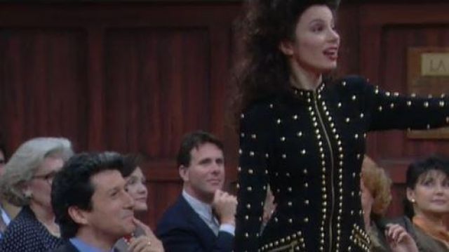 The tailor golden buttons of Fran Fine (Fran Drescher) in the series the nanny (S01E12)