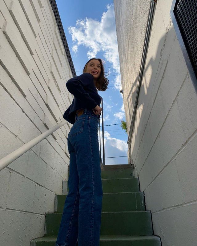 emma chamberlain 501 jeans