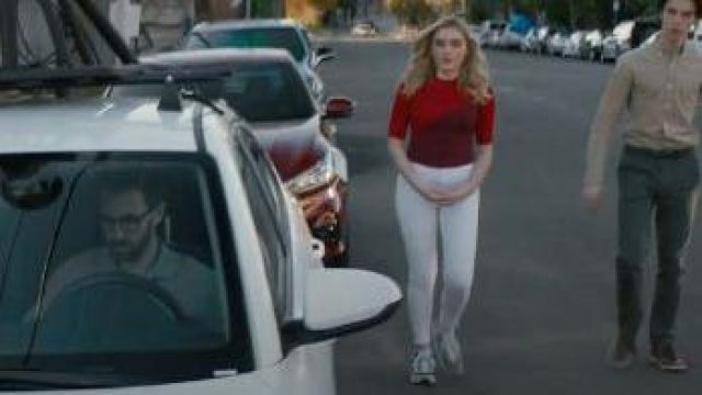 Jeans Skinny Blanc porté par Taylor Otto (Meg Donnelly) dans American Housewife Saison 4 Épisode 16