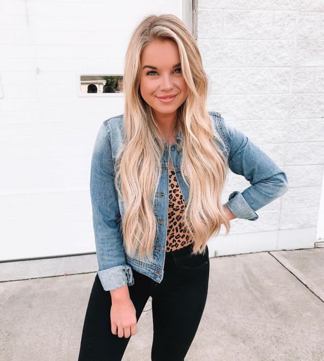 Black Dis­tressed Skin­ny Jeans of Maddie Potter Duff on the Instagram account @ottestyle