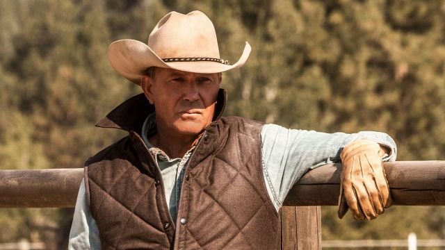 Quilted brown vest worn by John Dutton (Kevin Costner) in Yellowstone (Season 2 Episode 3)