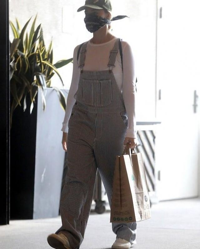Adidas Yung Shoes worn by Margot Robbie Grocery Shopping April 4, 2020