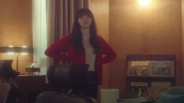 Red Sin­gle Breast­ed Cardi­gan worn by Han Seo Woo (Chae Soo-bin) in A Piece of Your Mind Season 1 Episode 1