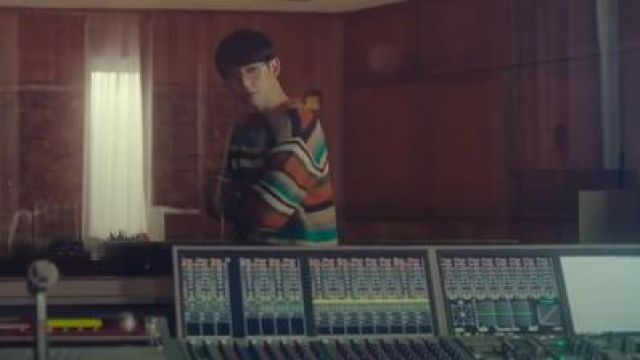 Tricot rayé Cavalier porté par la Lune Ha a Remporté (Jung Hae-in) dans Un Morceau de Votre Esprit Saison 1 Épisode 1