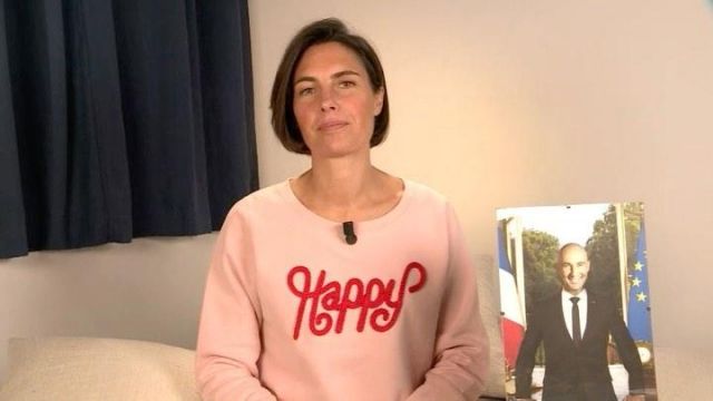 The sweatshirt Happy of Alessandra Sublet's on his account Instagram @alessandra_sublet