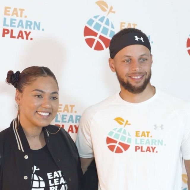 The t-shirt Under Armour Eat Learn Play. white worn by Stephen Curry on the account Instagram of @stephencurry30 