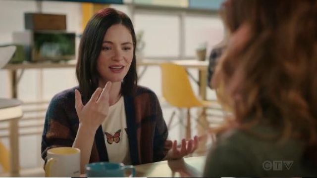 Deeply But­ter­fly Cropped Tee worn by Abigail (Sandra Mae Frank) in Zoey's Extraordinary Playlist Season 1 Episode 9