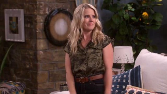 Gorjana Taner Necklace worn by Cassy (Allison Munn) in The Big Show Show Season 1 Episode 1