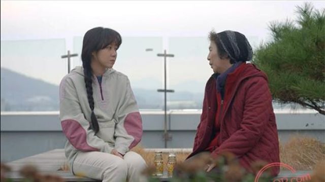 Nansel de Panneaux en Coton mélangé Jersey et Sergé Hoodie, portés par Choi Hyang Mi (son Dam bi) Lorsque le Camélia Fleurit Épisode 39