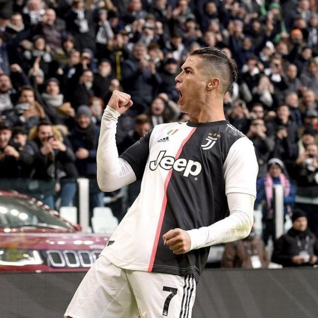 Le maillot de la Juventus de Turin 2020 porté par Cristiano Ronaldo sur son compte Instagram @cristiano 