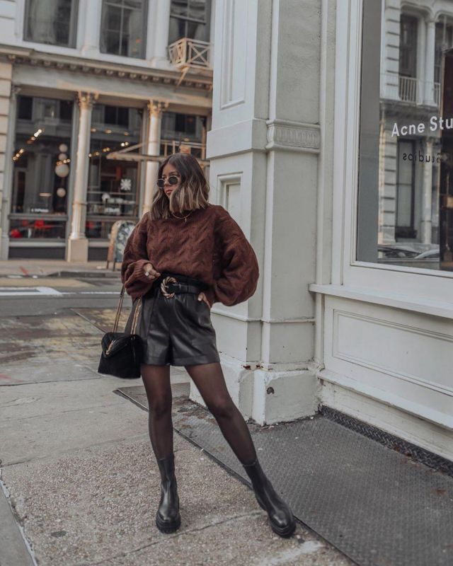 Short en cuir de Tiffany Jais sur l'Instagram account @flauntandcenter