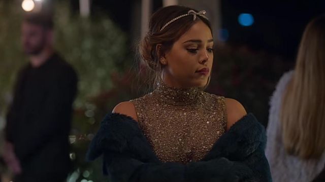 The mini sequined dress with high collar worn by Read (Danna Paola) in the series Elite (Season 2 Episode 7)
