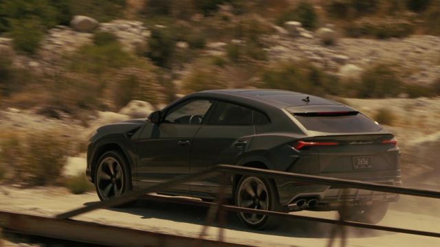Lamborghini Urus voiture conduite par Engerraund Serac (Vincent Cassel) dans Westworld (S03E05)