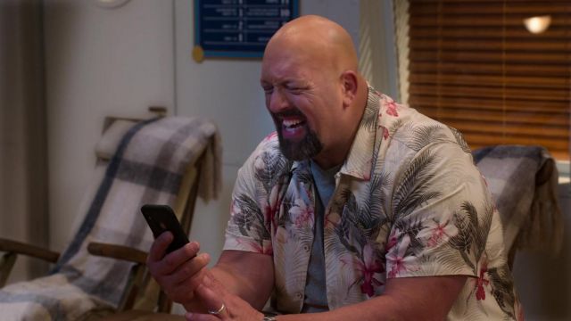 Hawaiian shirt worn by Big Show (Paul Donald Wight II) in The Big Show Show (S01E06)