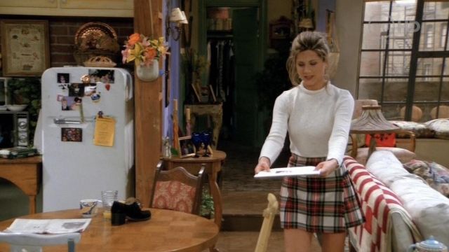 La mini jupe tartan portée par Rachel Green (Jennifer Aniston) dans Friends (Saison 1 Episode 19)
