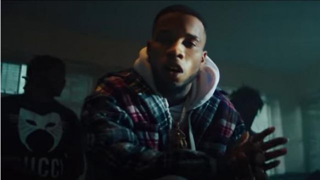 Tory Lanez 'When Its Dark (Freestyle)' Music Video Outfits