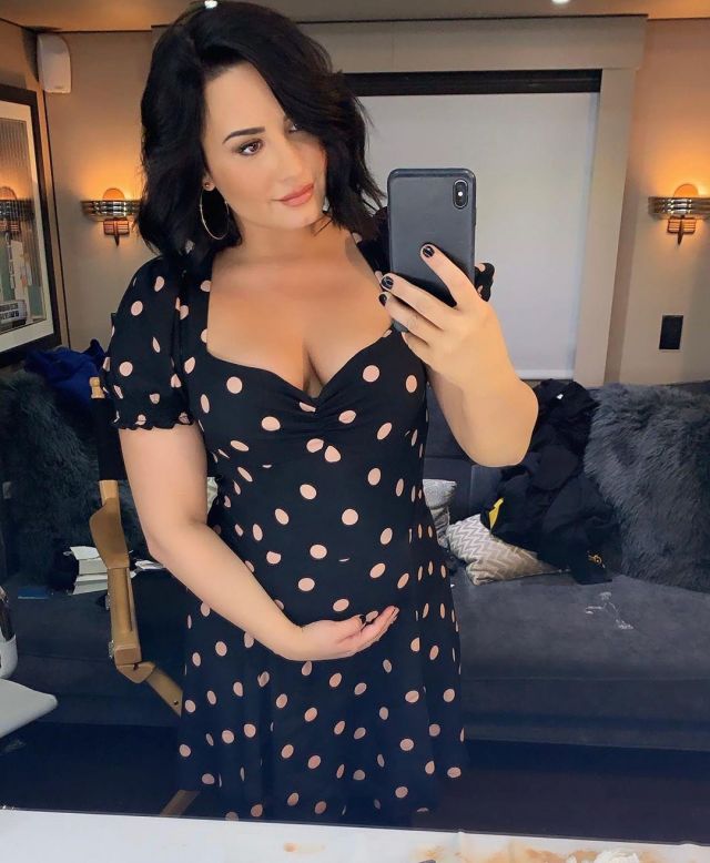 The polka dot dress and The Reformation model Drea worn by Demi Lovato on her account Instagram @ddlovato