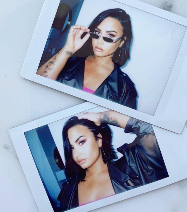 The sport jacket Maison Margiela worn by Demi Lovato on her account Instagram @ddlovato