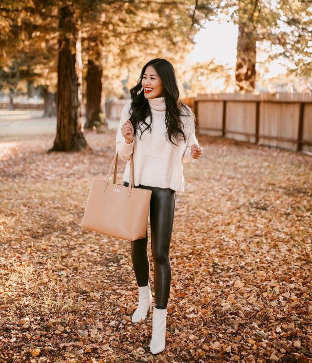 Turtle­neck Sweater White of Jen Vatthongxay on the Instagram account @piecesofemerald