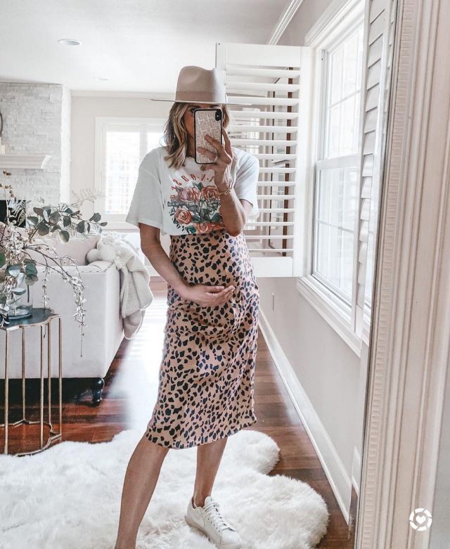 Leopard Skirt of Becky Hillyard  on the Instagram account @cellajaneblog