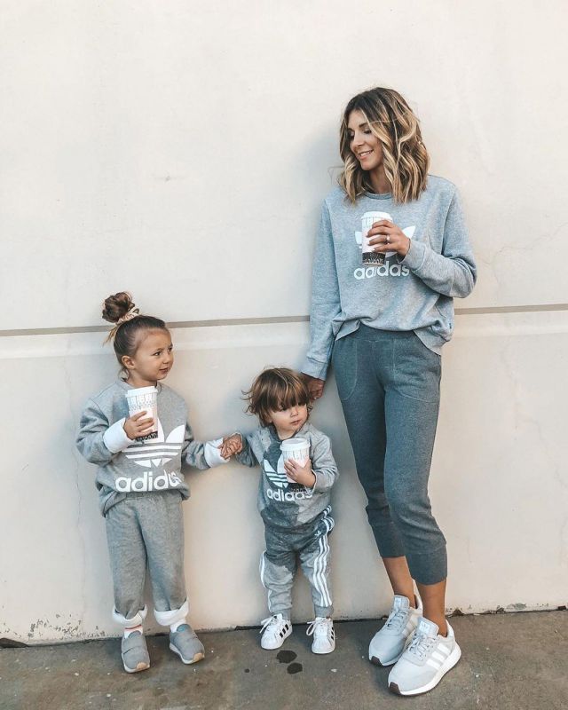 Grey Sweatpants of Becky Hillyard  on the Instagram account @cellajaneblog