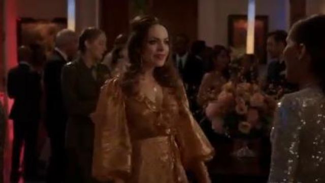 Métallique Volants de la Robe portée par Fallon Carrington (Elizabeth Gillies) dans la Dynastie Saison 3 Épisode 18