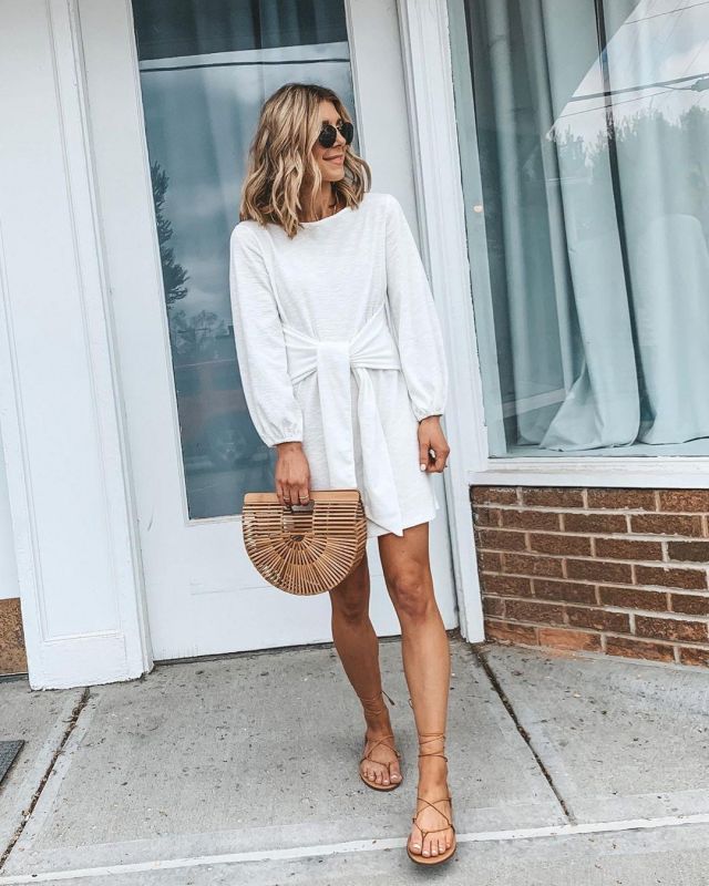 Sweater Dress White of Becky Hillyard on the Instagram account @cellajaneblog