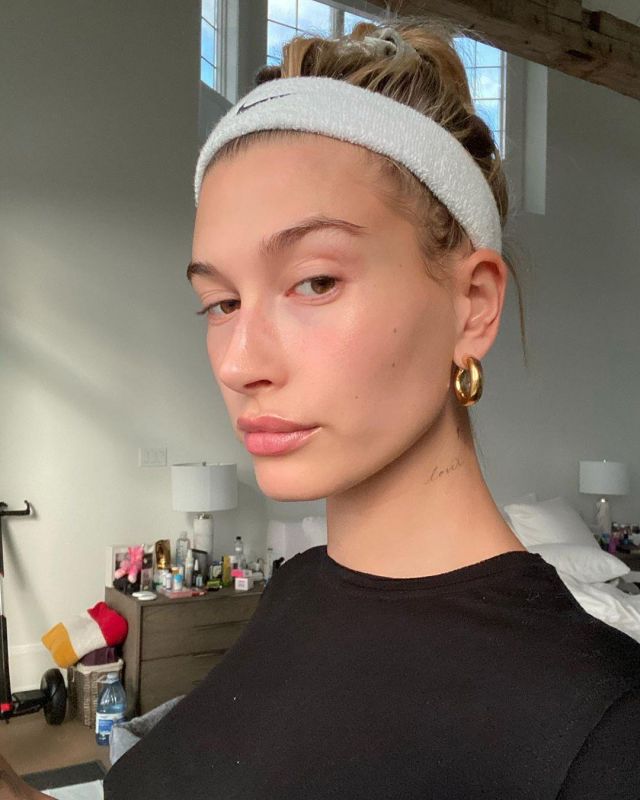 Jennifer Fisher Samira Huggies Earrings worn by Hailey Baldwin Instagram April 16, 2020