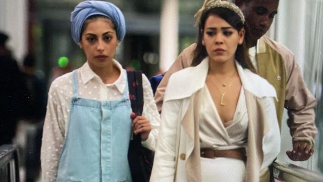 La chemise à pois brodés portée par Nadia (Mina El Hammani) dans Élite (S03E08)
