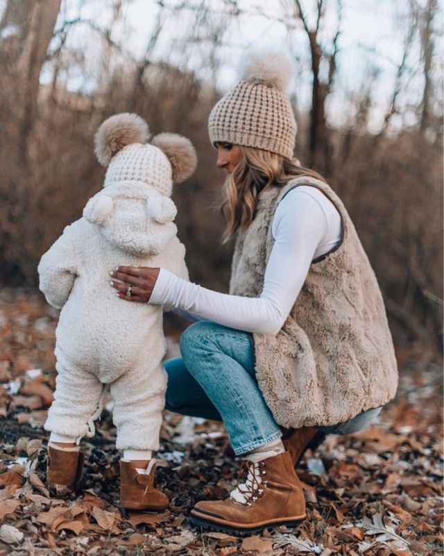 Faux Fur Jack­et of Becky Hillyard  on the Instagram account @cellajaneblog