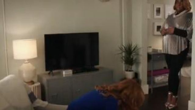 Sil­ver Heels worn by Mo (Alex Newell) in Zoey's Extraordinary Playlist Season 1 Episode 10