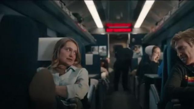 In­grid Raw Hem Cham­bray Shirt worn by Ruby Richardson (Merritt Wever) in Run Season 1 Episode 2