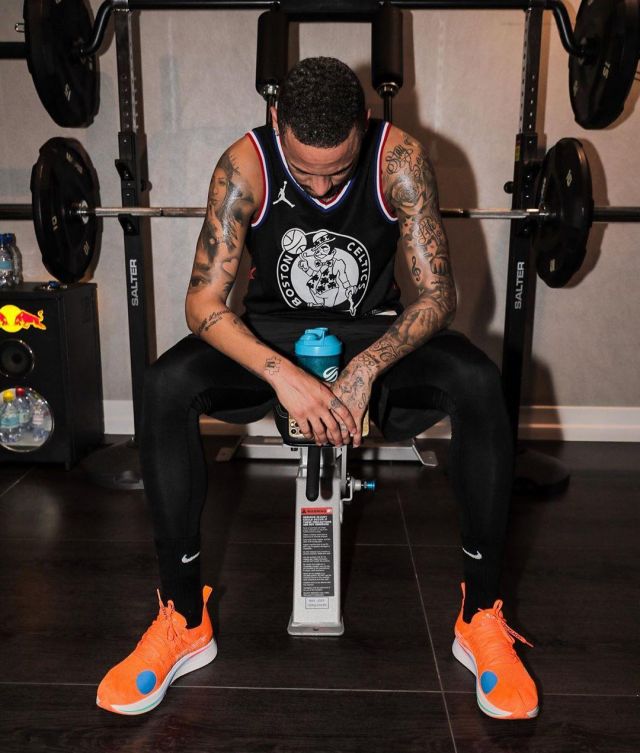 La paire de Nike Zoom Fly Mercurial Off-White de Neymar sur son compte Instagram @neymarjr