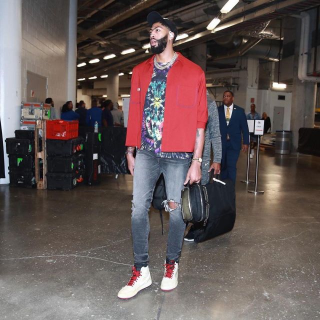 Sneakers Nike Jordan 1 Retro High Nigel Sylvester Anthony Davis on his account Instagram @antdavis23