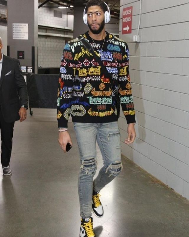 La paire de sneakers Nike Jordan 1 Retro High de Anthony Davis sur son compte Instagram @antdavis23