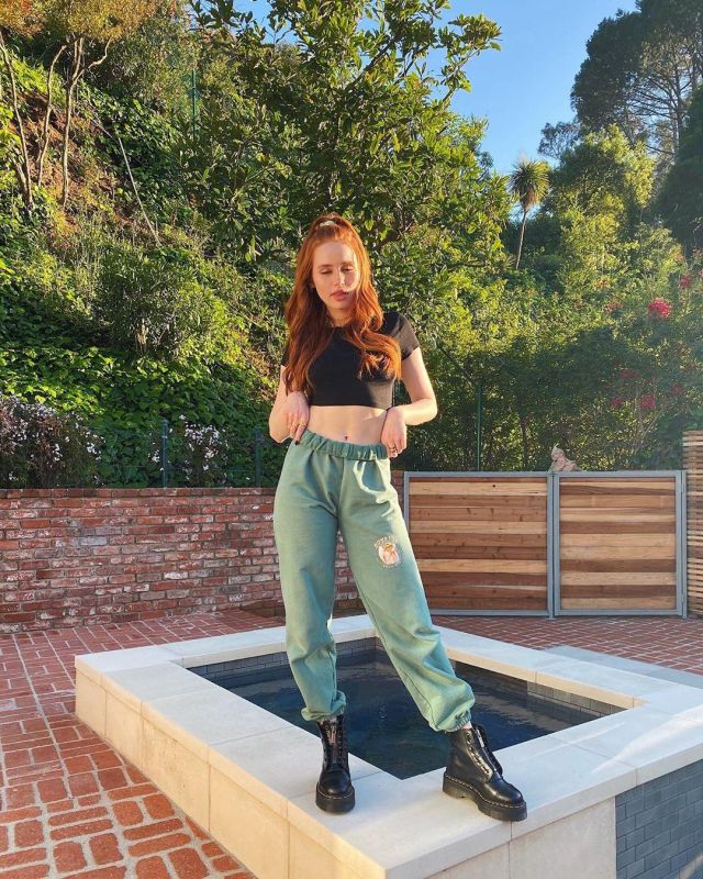 Boots Dr Martens of Madelaine Petsch on his account Instagram @madelame
