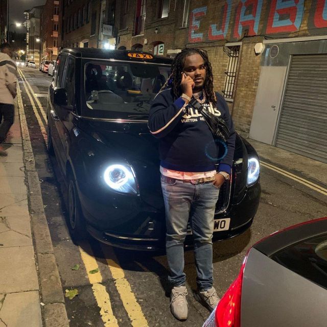 Le sweatshirt Louis Vuitton porté par Tee Grizzley sur son compte Instagram @tee_grizzley