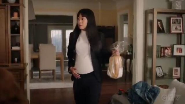 Black Stel­li­ta Fit Rid­ing Jack­et worn by Emily (Alice Lee) in Zoey's Extraordinary Playlist Season 1 Episode 3