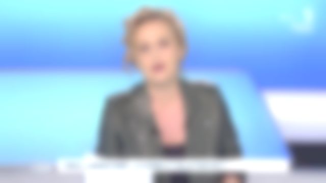 Le perfecto en cuir noir Alice Balas porté par Caroline Roux dans l'émission C dans l'air du 21 avril 2020