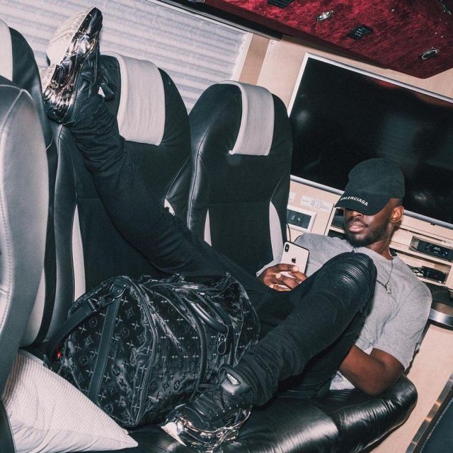 The black hat logo Balenciaga of Dadju on his account Instagram @dadju