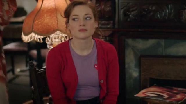 The t-shirt violet As Boys worn by Zoey (Jane Levy) in Zoey and her amazing Playlist (Season 1 Episode 9)