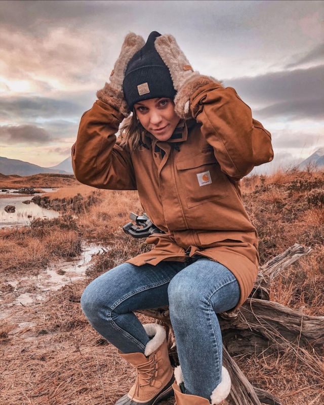Le blouson Carhartt WIP Siberian Parka porté par Emy Ltr sur son compte Instagram @emy_ltr