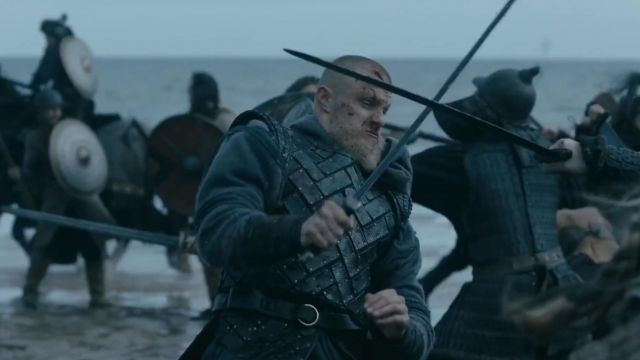 Blue sweater worn by Bjorn Lothbrok (Alexan­der Lud­wig) as seen in Vikings (Season 6)