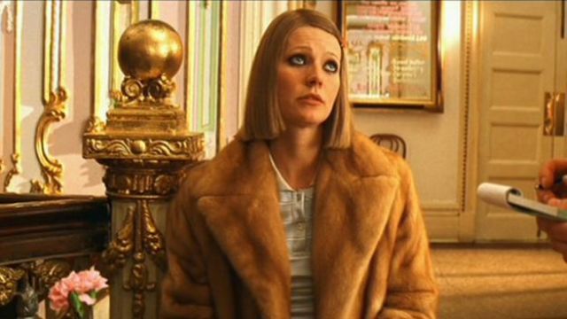 Le manteau en fourrure marron de Margot Tenenbaum (Gwyneth Paltrow) dans La famille Tenenbaum