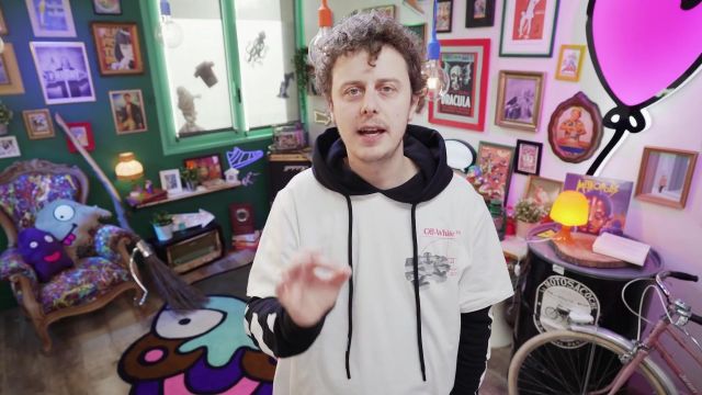 La sudadera con capucha Off-White de Norman Thavaud en su video MAKE A DIET (ft Tibo InShape)