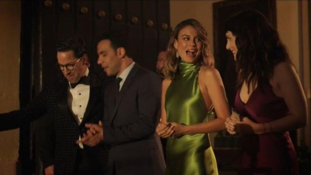 HIgh Neck Halter Gown worn by Noa Hamilton (Nathalie Kelley) in The Baker and the Beauty Season 1 Episode 3