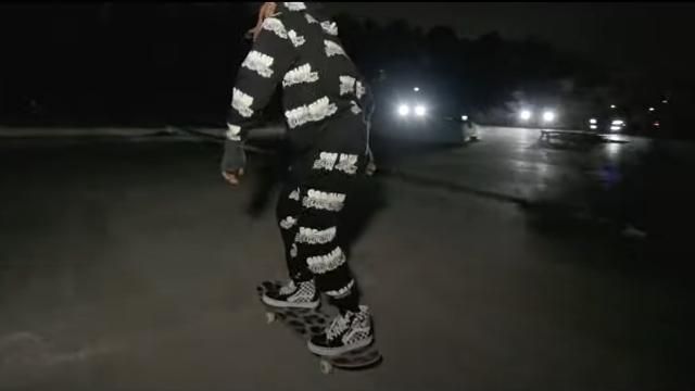 Vans Sk8-Hi Platform 2 Suede Chaussures de Toile porté par Lil Wayne dans son Piano Piège et Pas Moi (official Music Video)